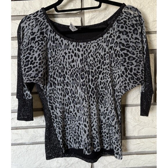 BKE Black Silver Blouse Sz Small Shimmer Leopard  Print Knit Top Holiday Party - Picture 1 of 7